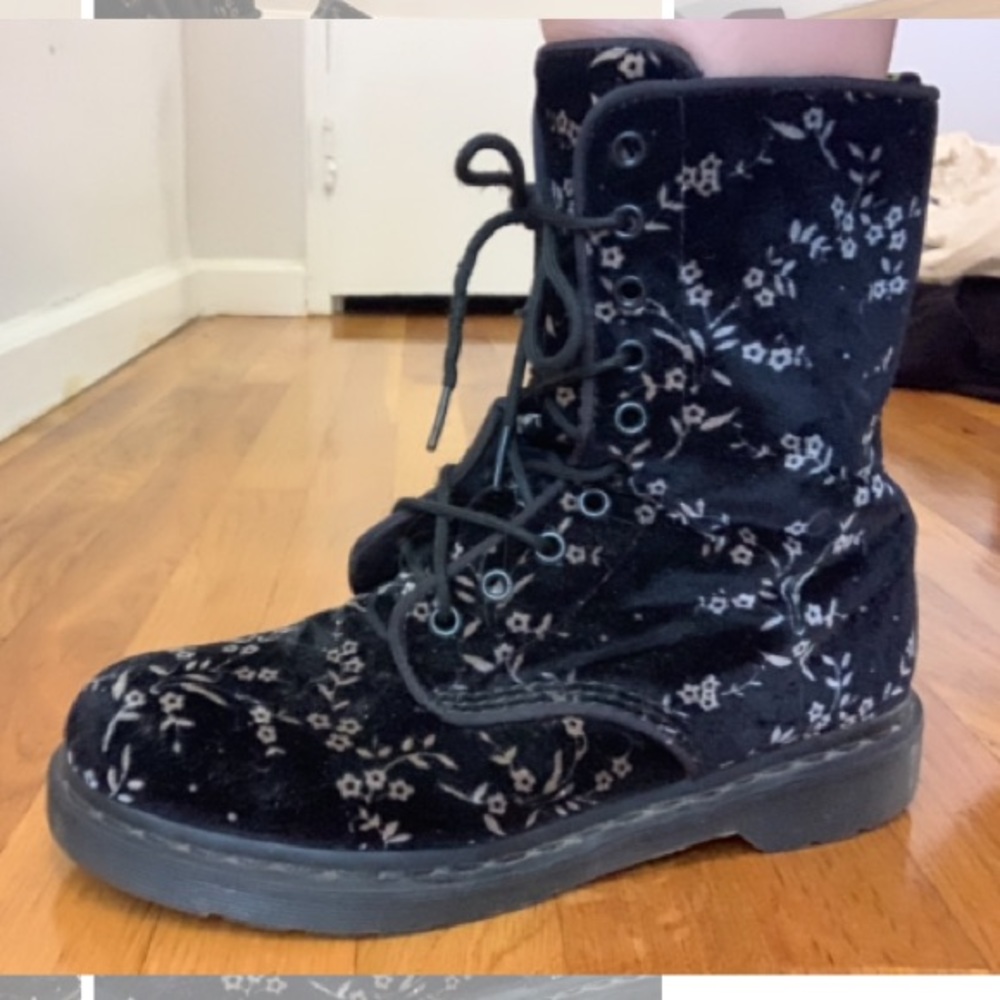 Floral velvet dr. martens